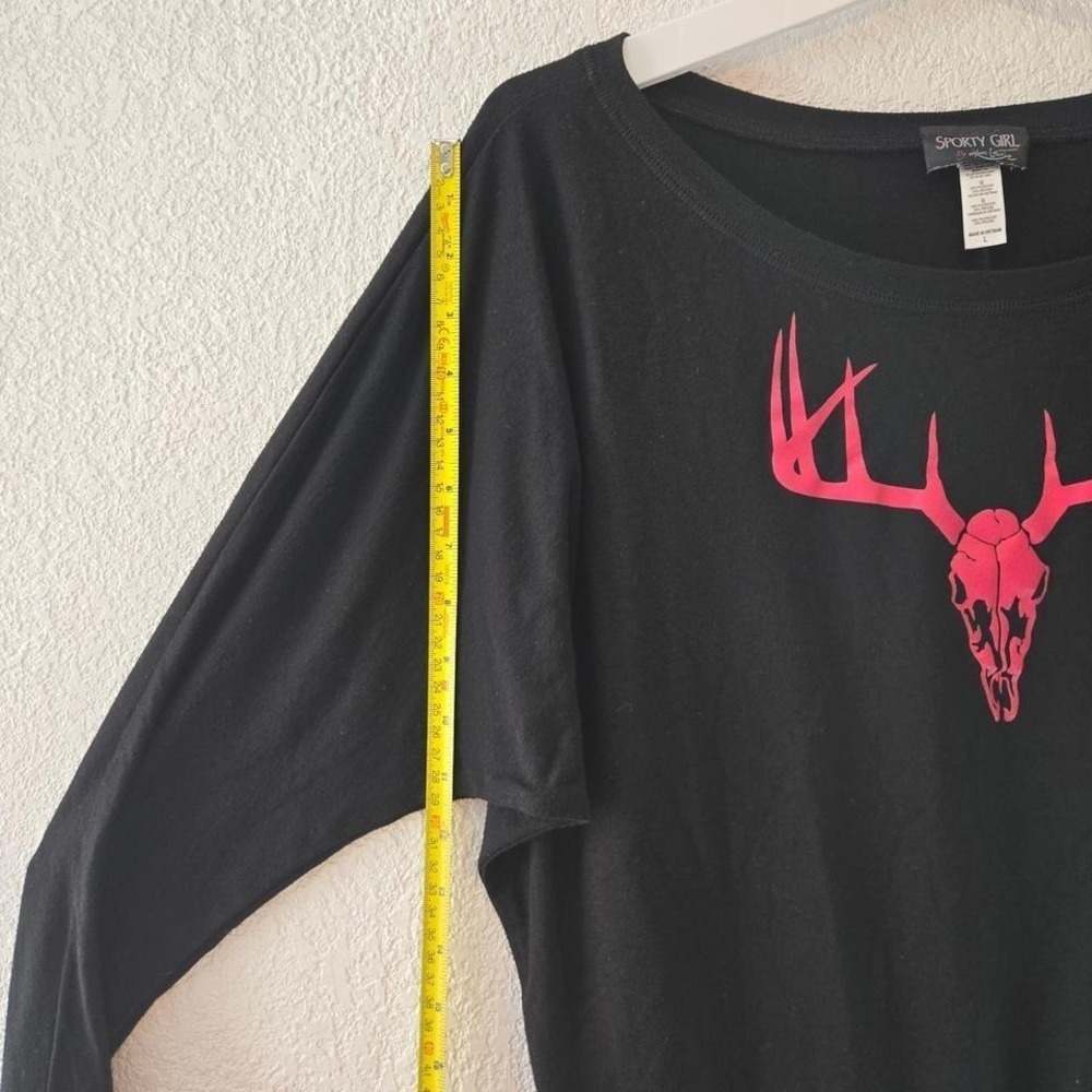 Y2k sporty girl graphic top with bold deer hot pink skull and antler - Picture 6 of 7